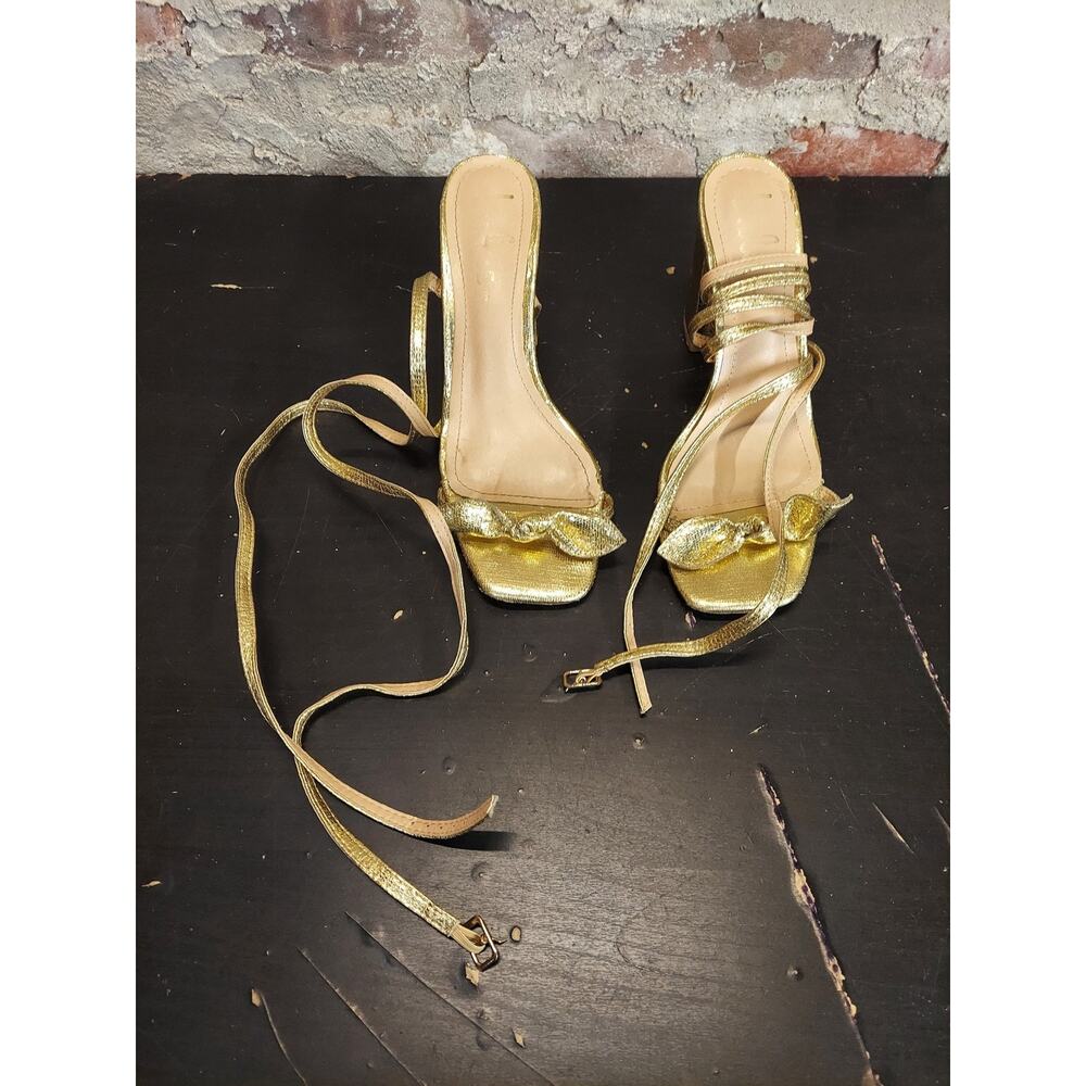 Women Gold Lace Up Sandals Block Heels Size 9 Square Toe Metallic Ankle Wrap